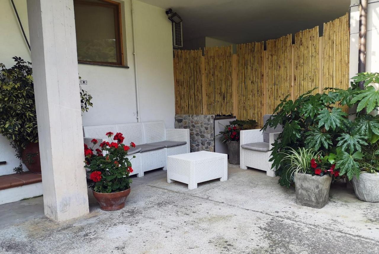 Parte Di Casa Con Giardino E Piscina Villa Pietrasanta Bagian luar foto