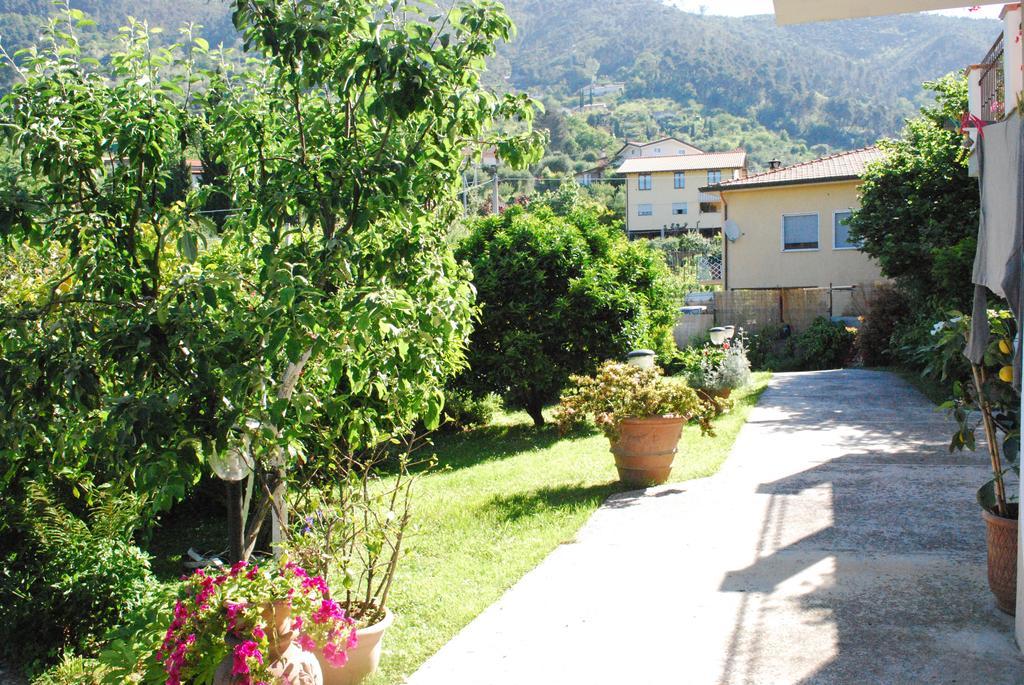 Parte Di Casa Con Giardino E Piscina Villa Pietrasanta Bagian luar foto