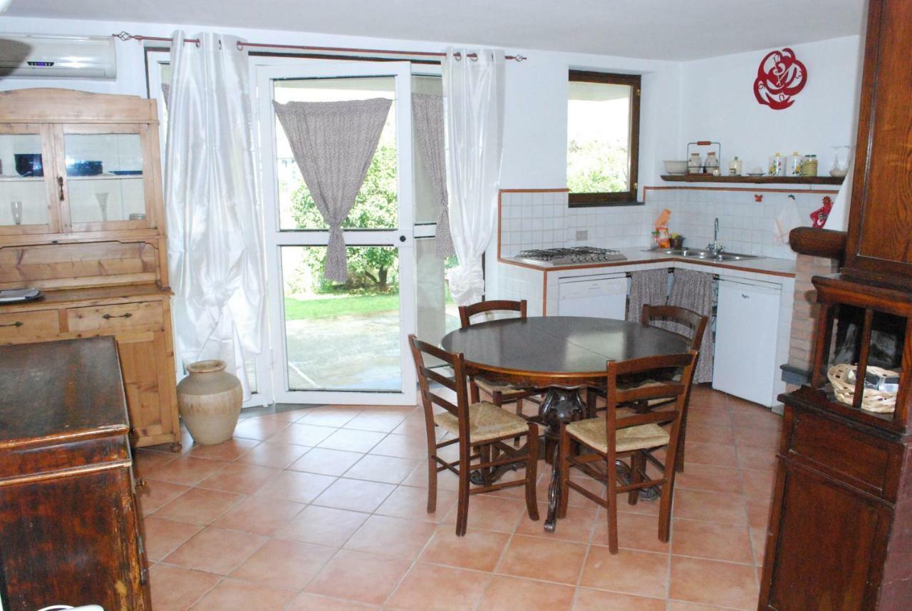 Parte Di Casa Con Giardino E Piscina Villa Pietrasanta Bagian luar foto