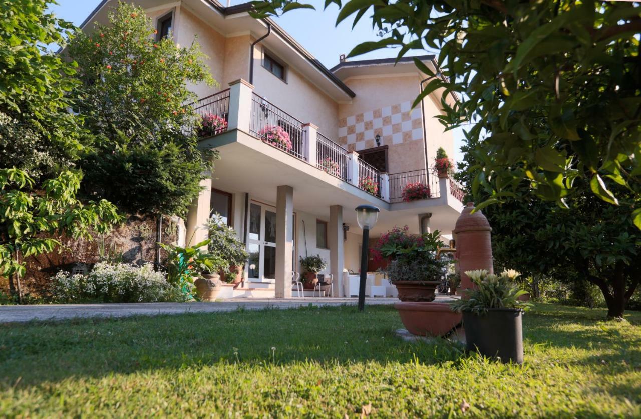 Parte Di Casa Con Giardino E Piscina Villa Pietrasanta Bagian luar foto