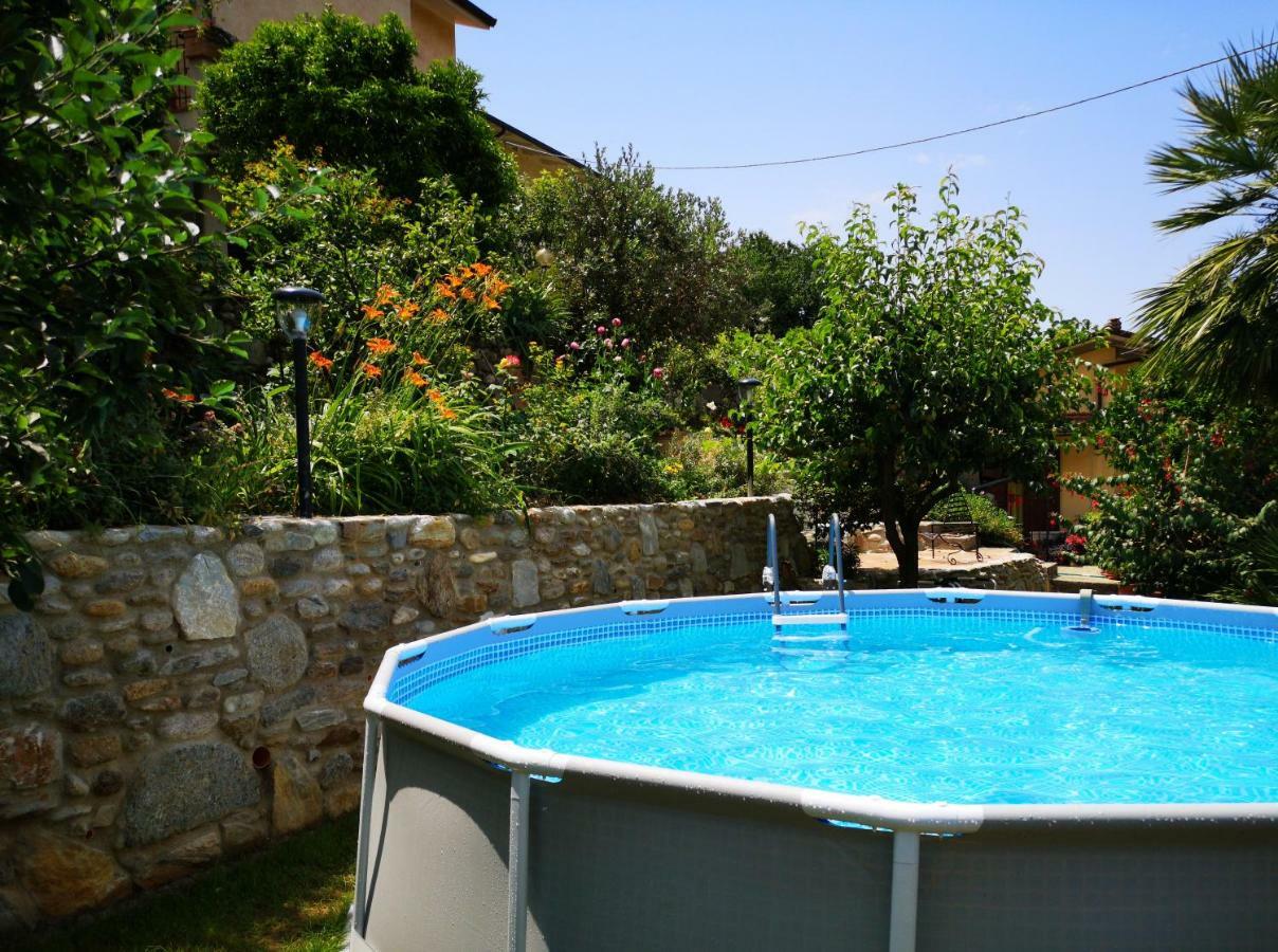 Parte Di Casa Con Giardino E Piscina Villa Pietrasanta Bagian luar foto
